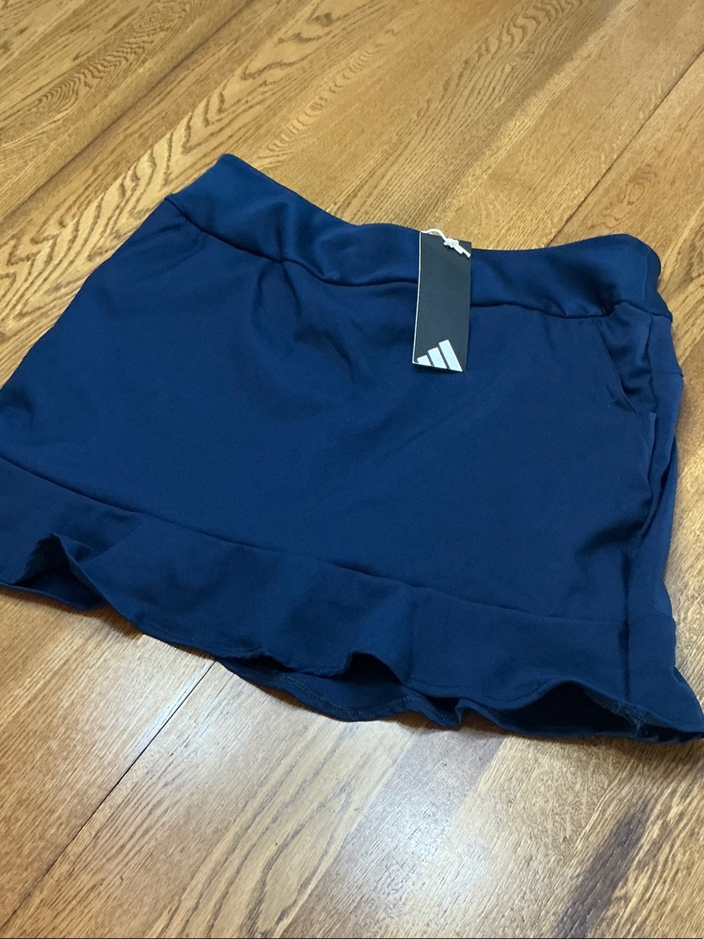 Woman’s adidas navy tennis skirt with built in shorts. Medium. Pockets. NWT!Cute